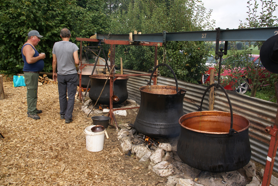 Vin cuit preparation, Sâles, Fribourg, Switzerland